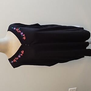 4/$22 NWOT Karen Scott II embroidered sleeveless top